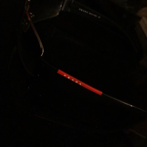 Prada sunglasses (polarized) - Picture 8 of 8